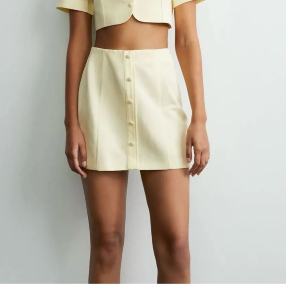 Zara Dresses & Skirts - Zara Pale Yellow Linen Blend Skirt